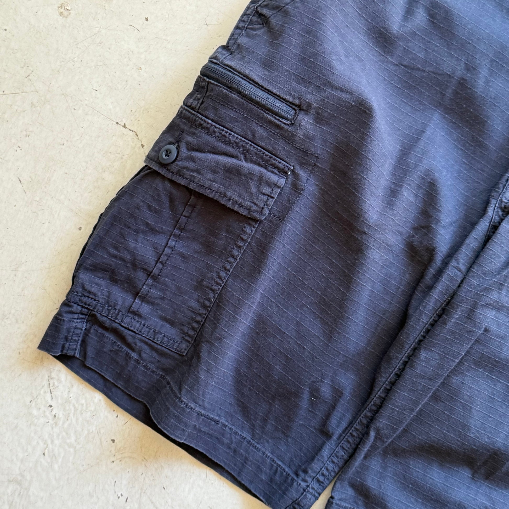 W34 | cargo shorts | navy | - Re:Junk Vintage