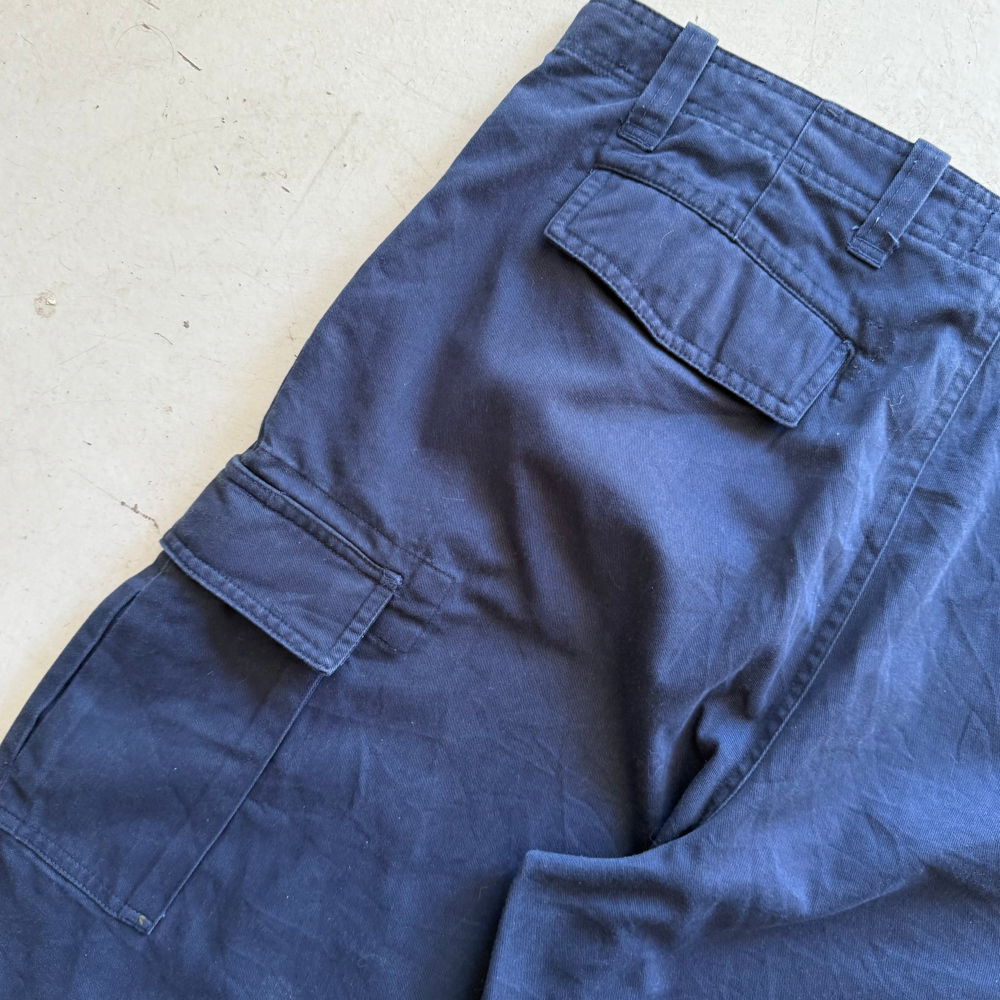 W34 | cargo shorts | navy | - Re:Junk Vintage