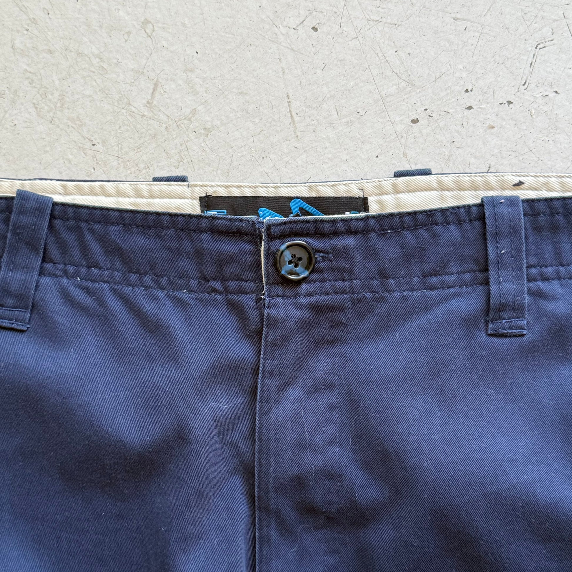 W34 | cargo shorts | navy | - Re:Junk Vintage