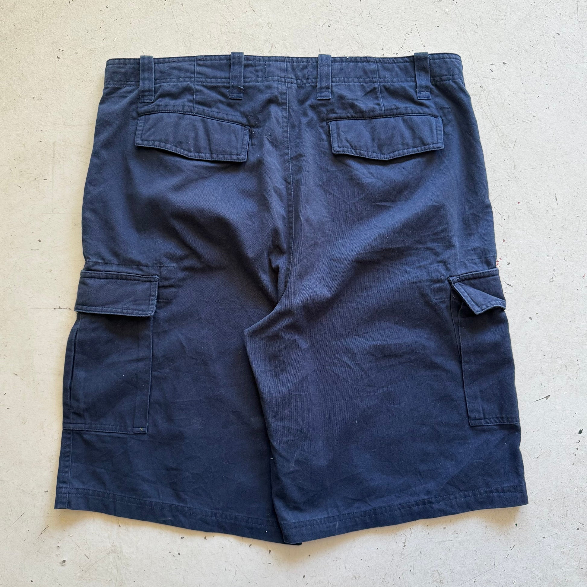 W34 | cargo shorts | navy | - Re:Junk Vintage
