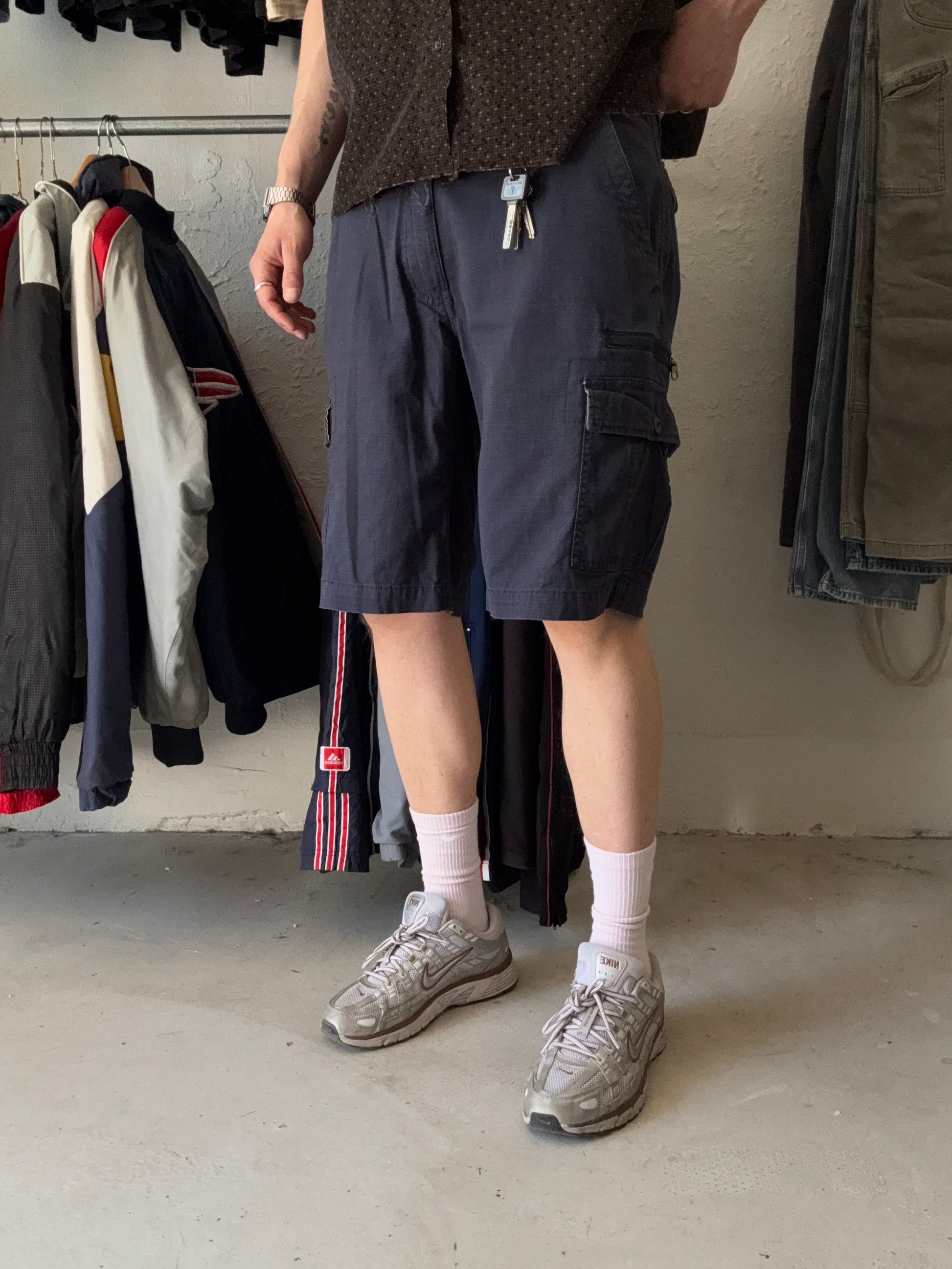 W34 | cargo shorts | navy | - Re:Junk Vintage