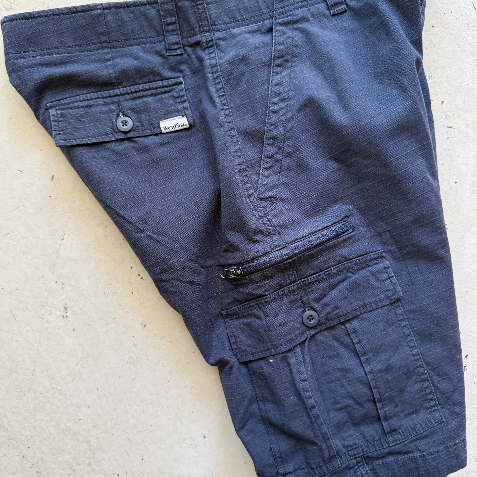W34 | cargo shorts | navy | - Re:Junk Vintage