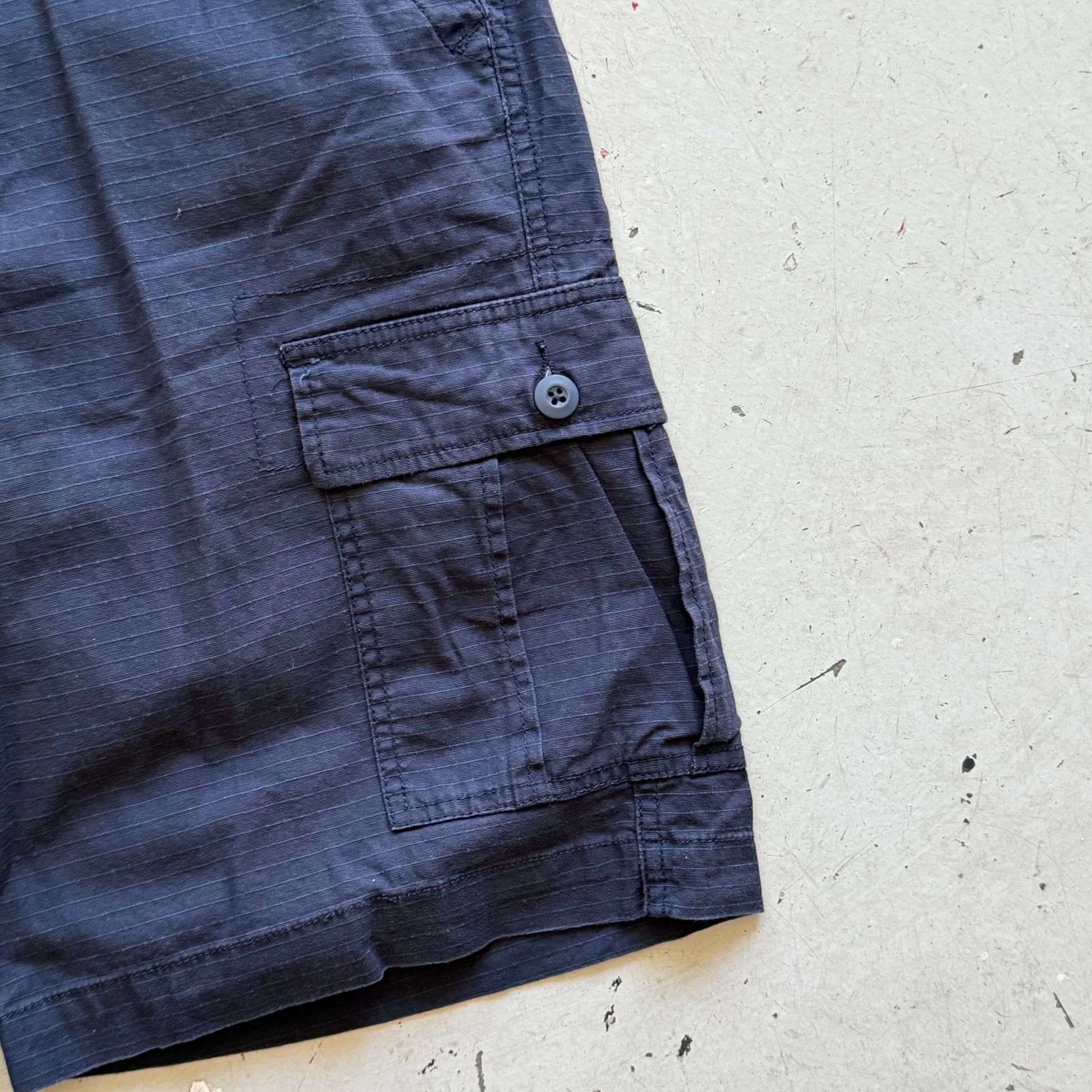 W34 | cargo shorts | navy | - Re:Junk Vintage