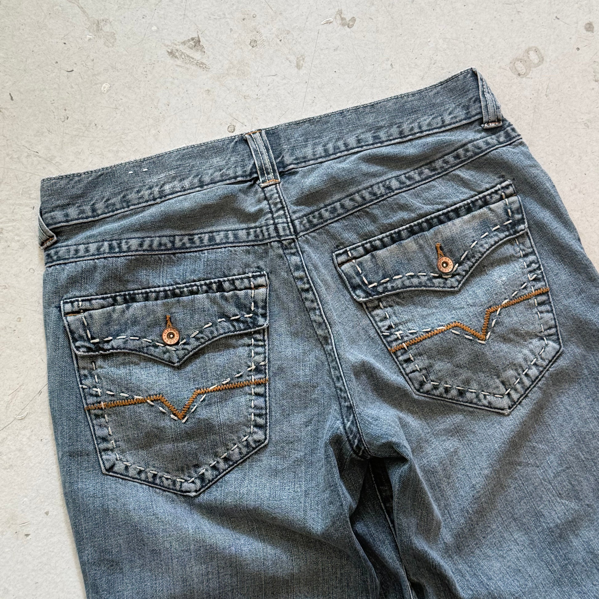 W34: Vintage denim jorts – loose fit workwear shorts - Re:Junk Vintage