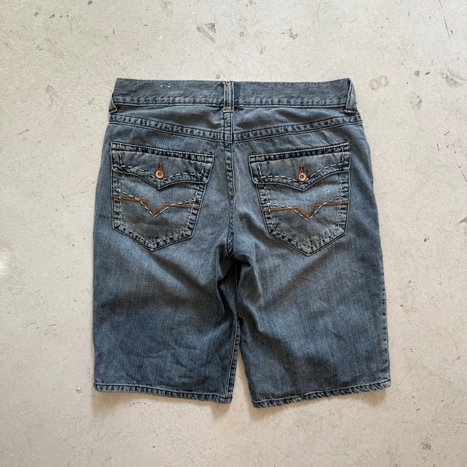 W34: Vintage denim jorts – loose fit workwear shorts - Re:Junk Vintage