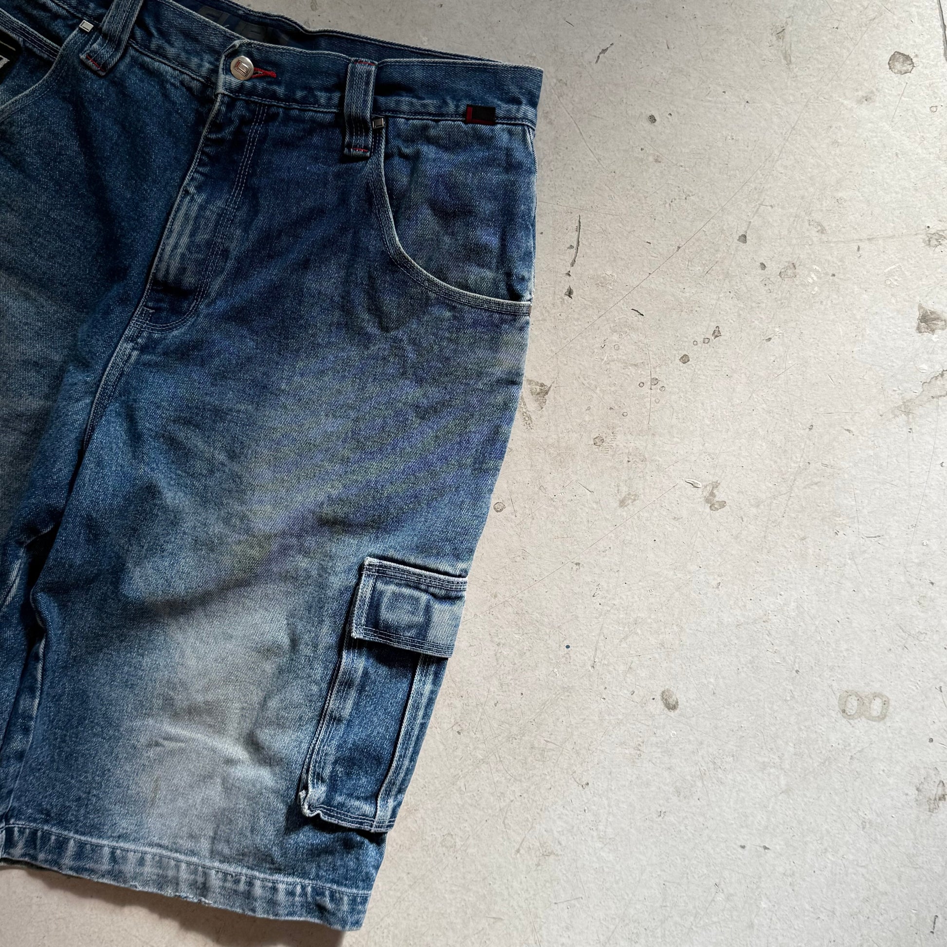 W34: Vintage denim jorts – loose fit workwear shorts - Re:Junk Vintage