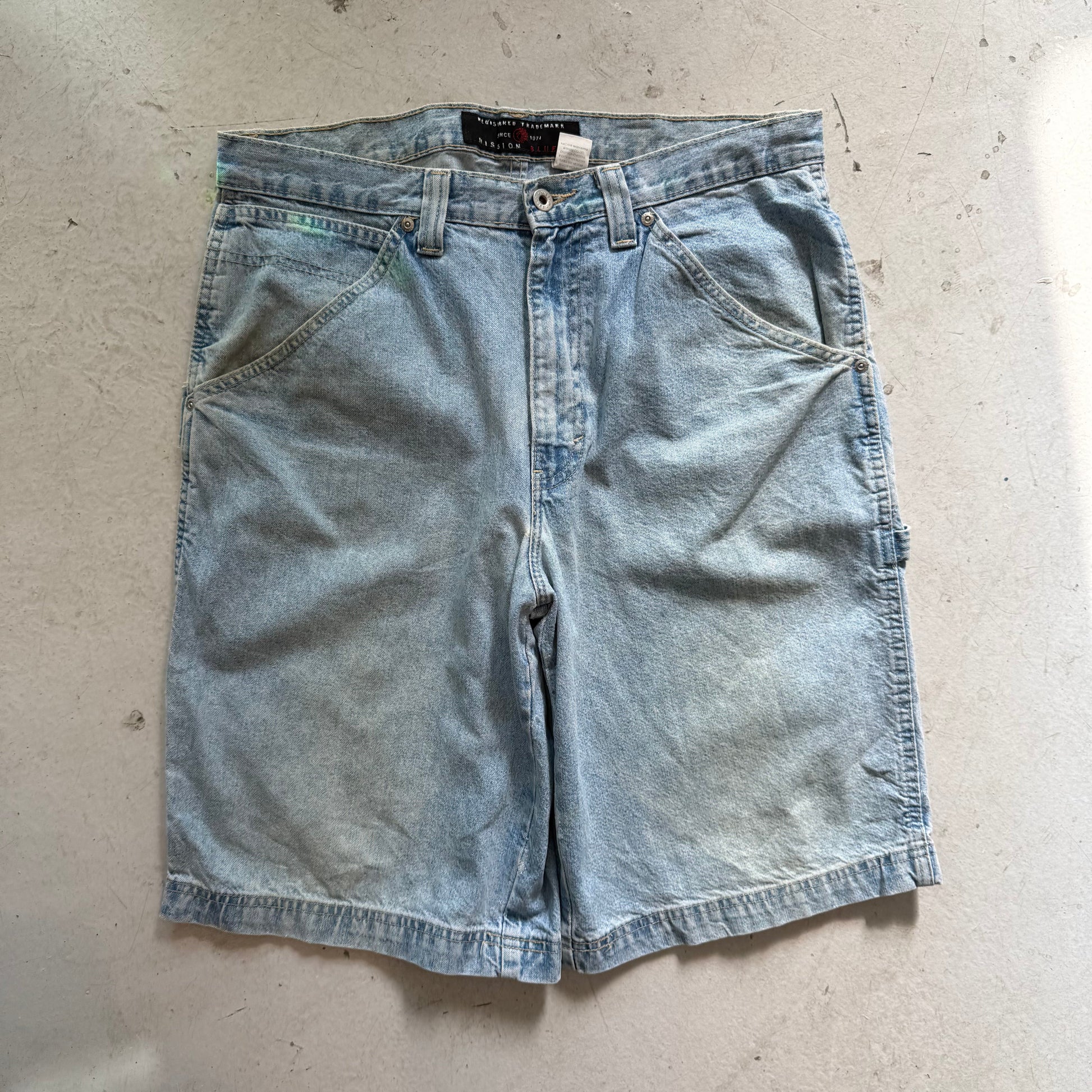 W34: Vintage denim jorts – loose fit workwear shorts - Re:Junk Vintage