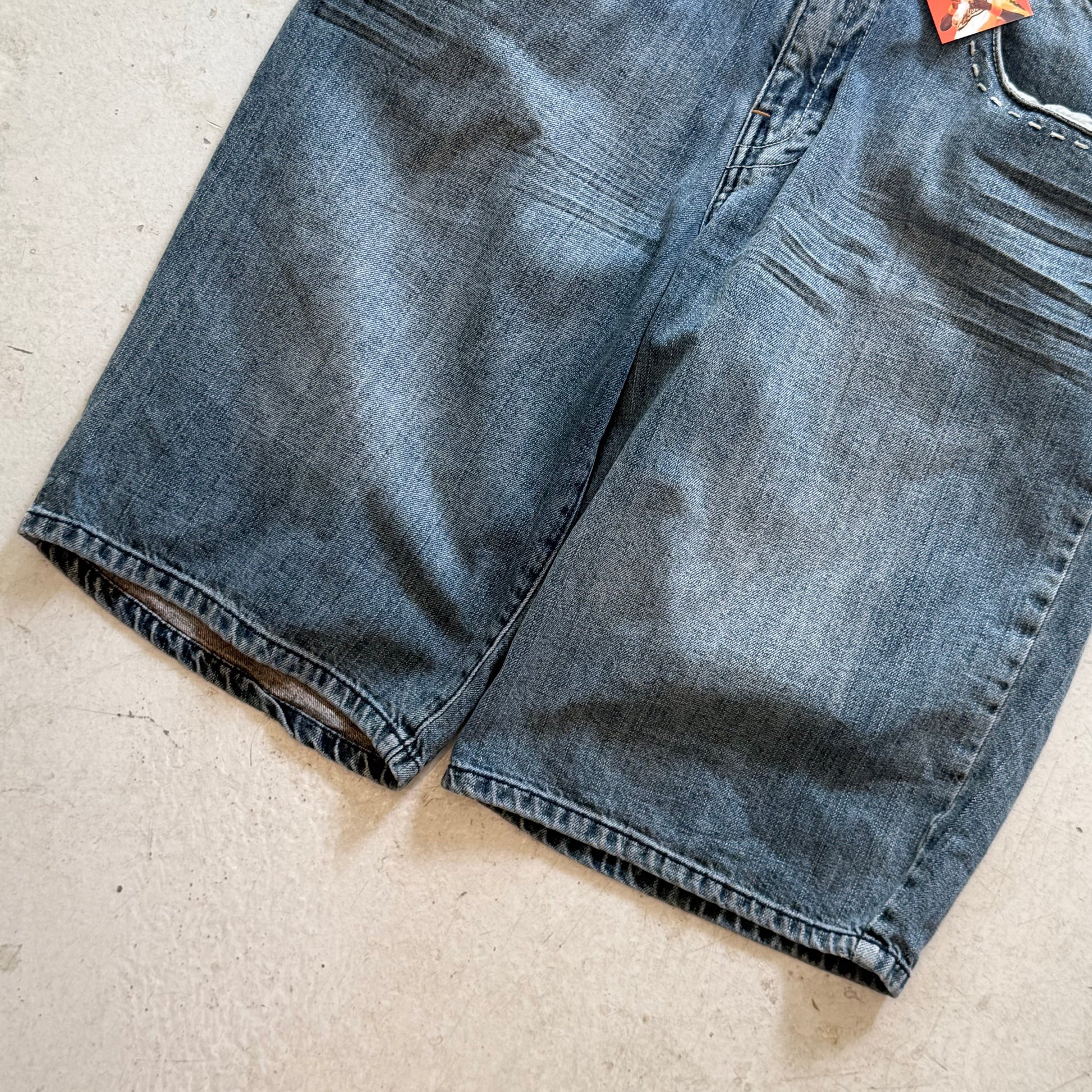W34: Vintage denim jorts – loose fit workwear shorts - Re:Junk Vintage