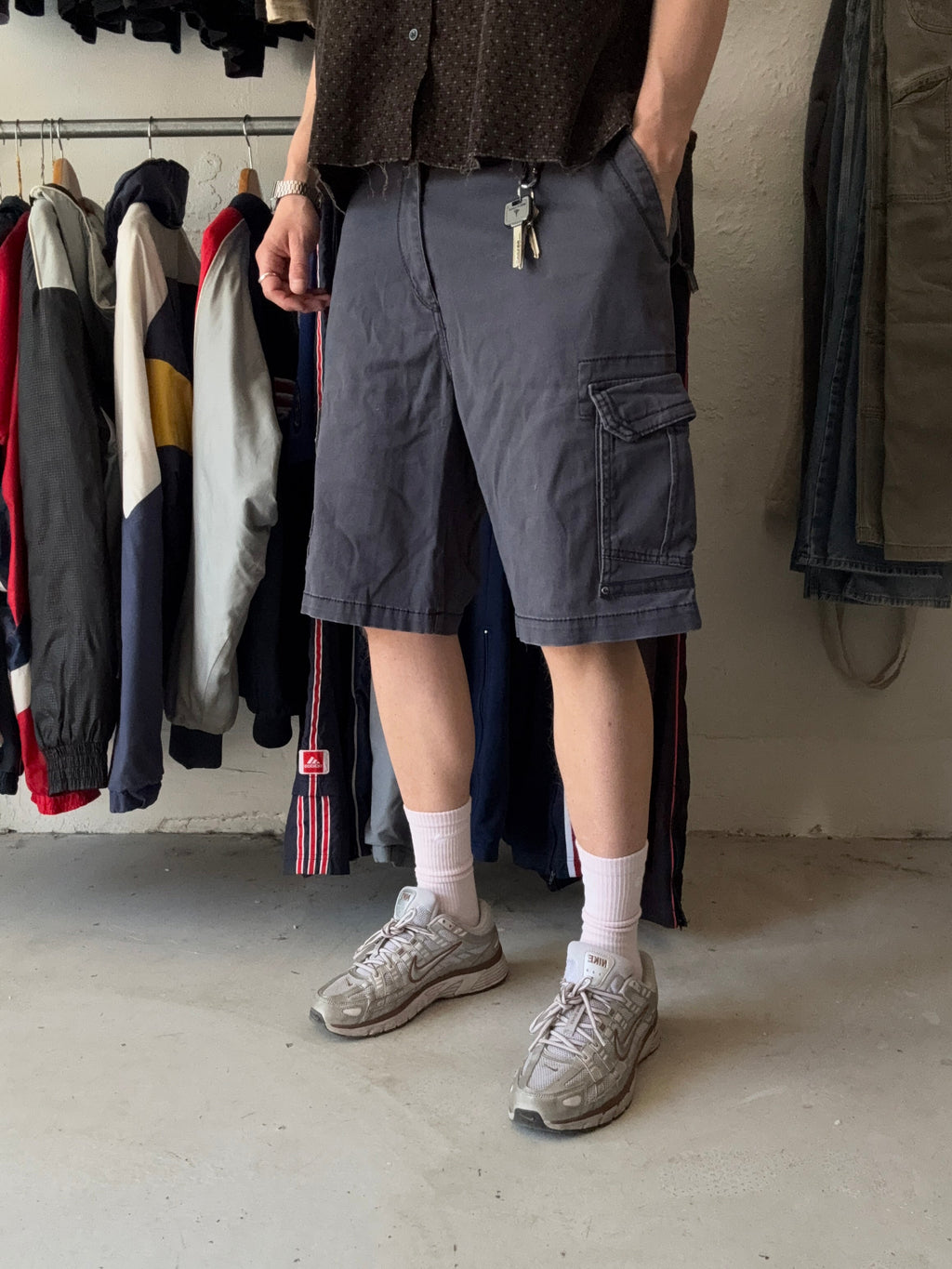 W36 | cargo shorts | Navy | - Re:Junk Vintage