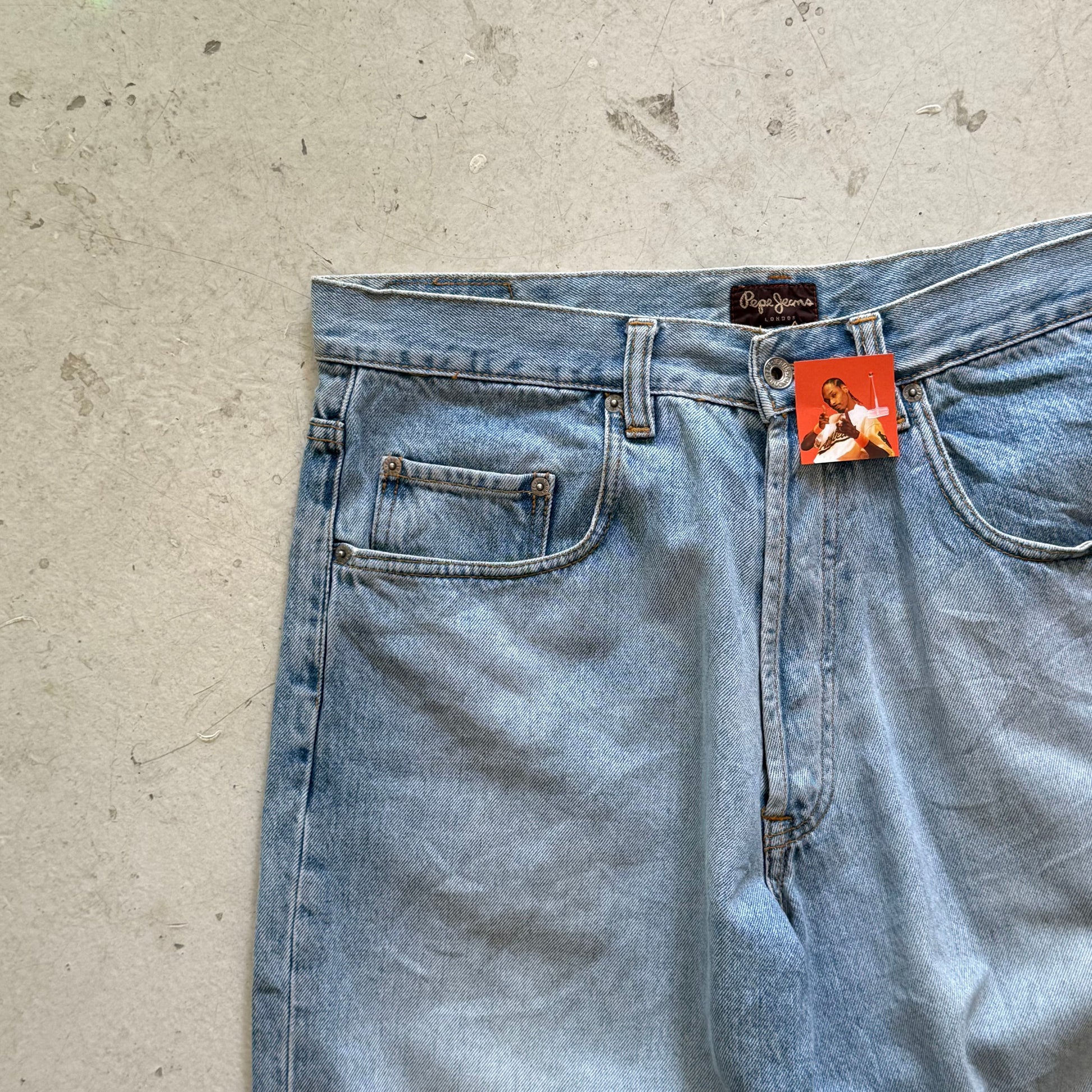 W36: Vintage denim jorts – loose fit workwear shorts - Re:Junk Vintage