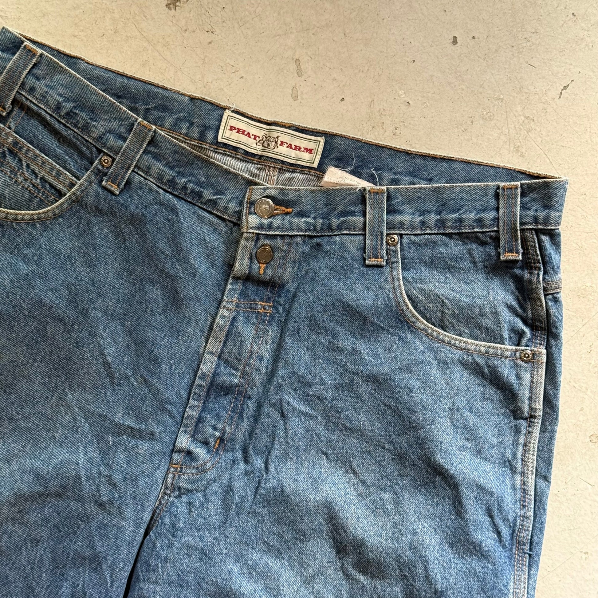 W36: Vintage denim jorts – loose fit workwear shorts - Re:Junk Vintage