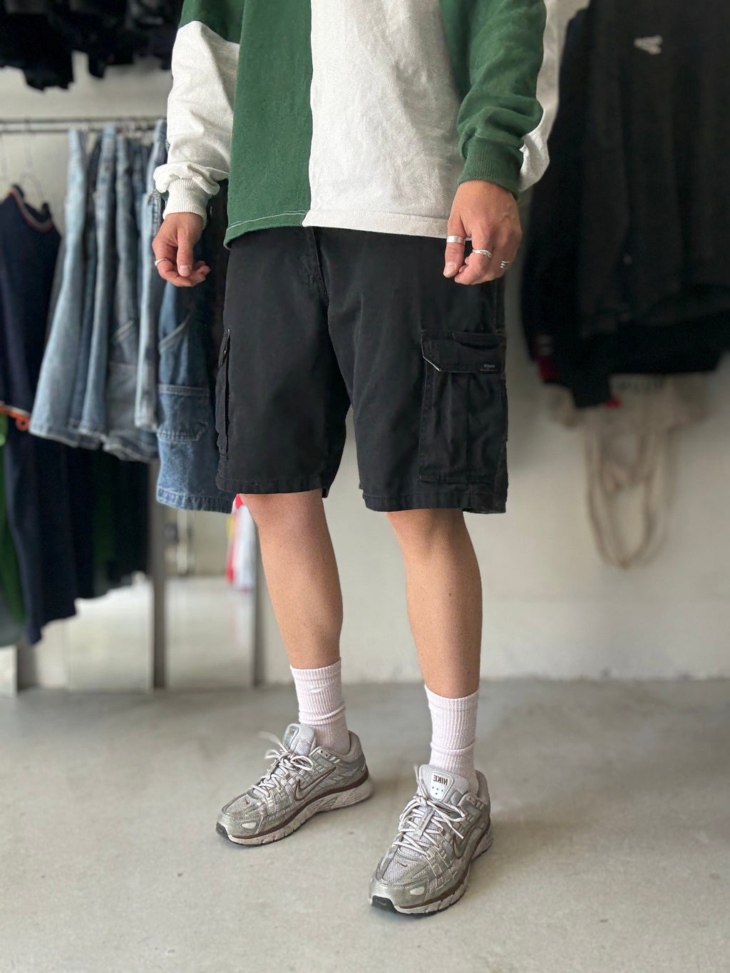 Wrangler | cargo shorts | sort | W32 - Re:Junk Vintage