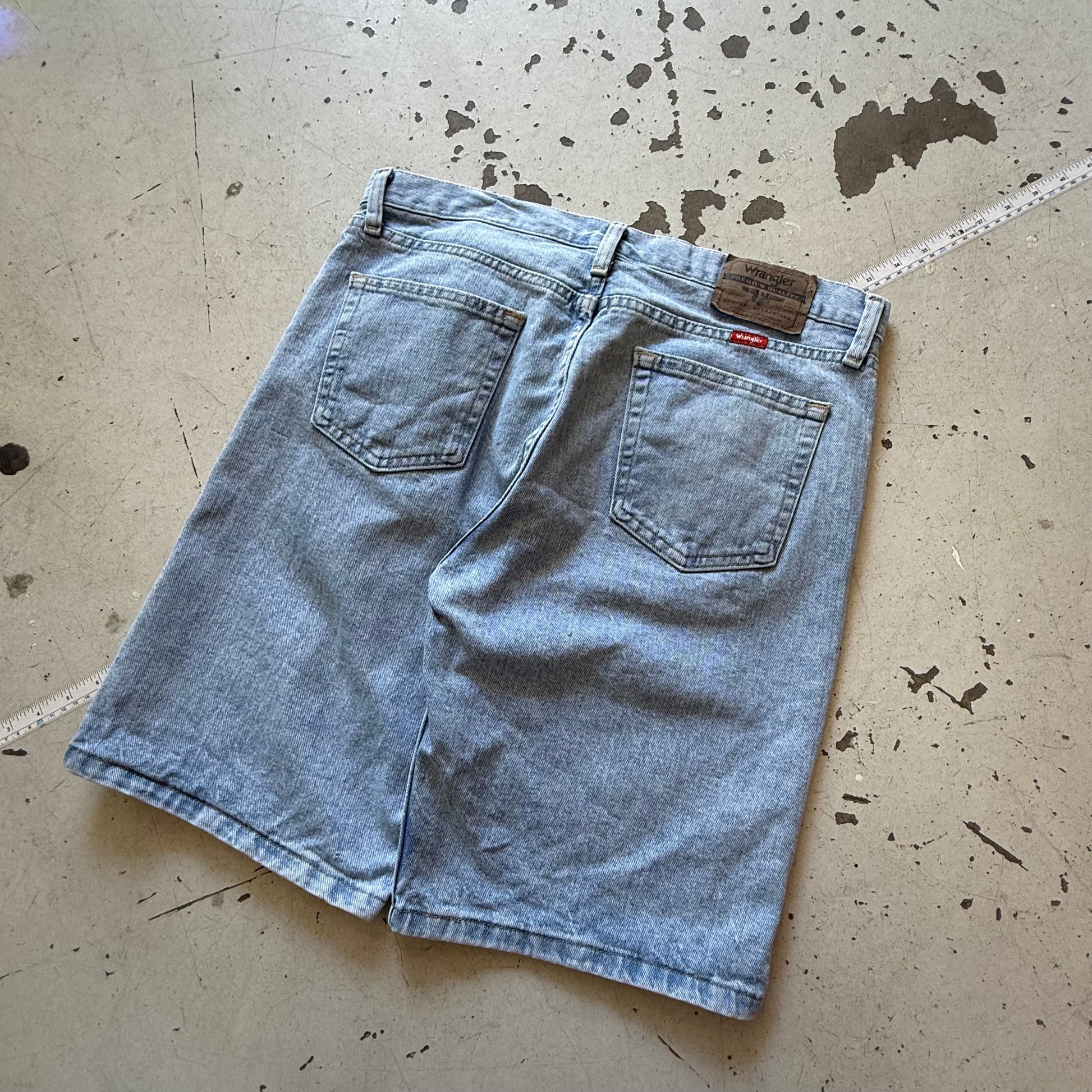Wrangler | denim shorts | lys blå | W32 - Re:Junk Vintage