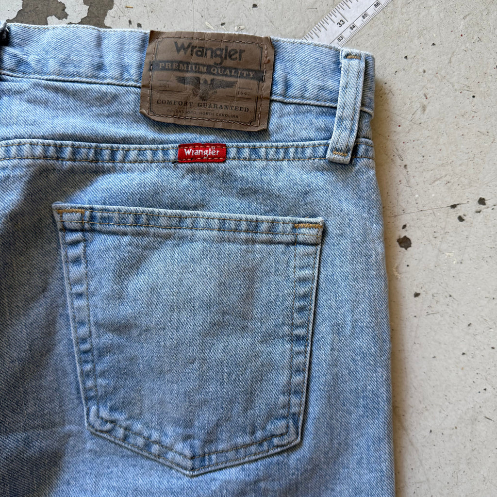 Wrangler | denim shorts | lys blå | W32 - Re:Junk Vintage